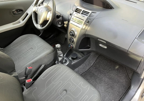 Toyota Yaris cena 21900 przebieg: 135000, rok produkcji 2009 z Racibórz małe 56